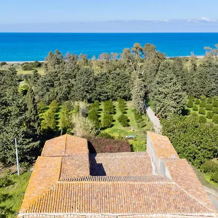 Surrounded By Nature Overlooking The Sea - Cefalu Semesterbostad *