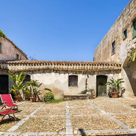 Semesterbostad Surrounded By Nature Overlooking The Sea - Cefalu *